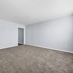 carpeted bedroom at The Oakley, located in Tuscaloosa, AL